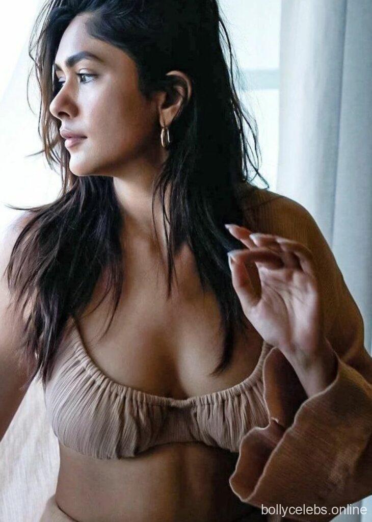 Mrunal Thakur fashion diva