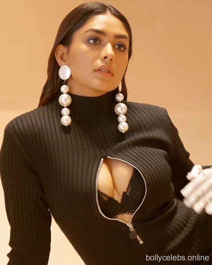 Mrunal Thakur hot cinema looks