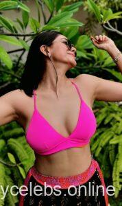 Mrunal Thakur hot photos