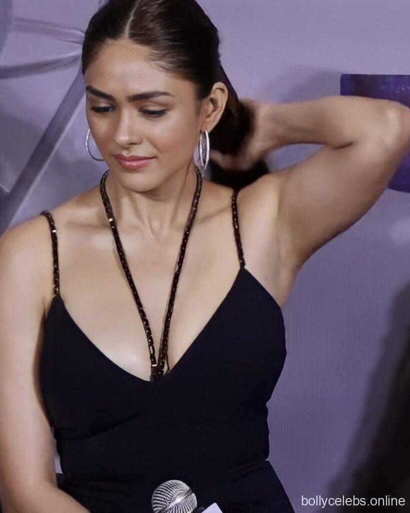 Mrunal Thakur hot videos