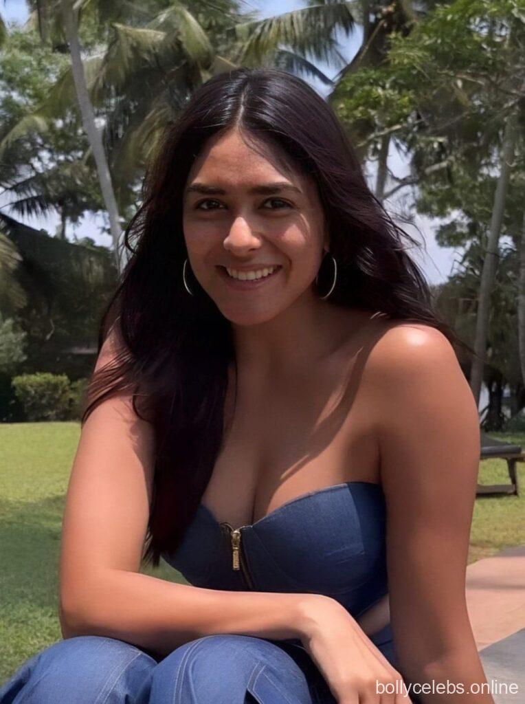 Mrunal Thakur latest hot photos