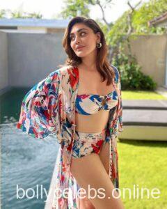 Shefali Jariwala short dress pics