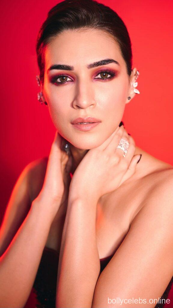 Kriti sanon face photos