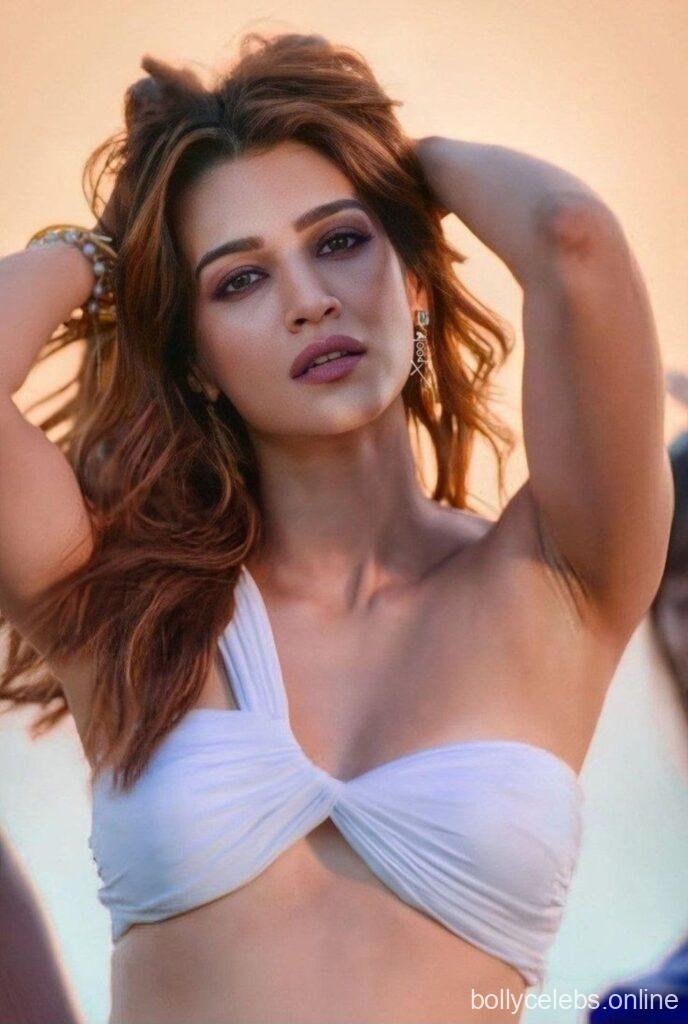 Kriti sanon in bikini