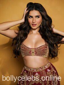 tara sutaria hot pics