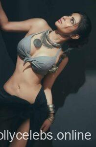 Mouni Roy Hot Images (12)