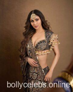 Mouni Roy Hot Images (41)