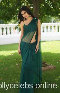 Mouni Roy Hot Images (50)