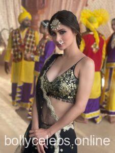 Mouni Roy Hot Images (56)