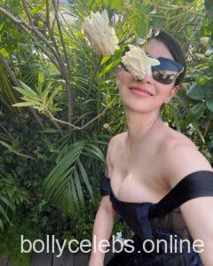 Mouni Roy Hot Images (6)